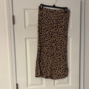 Calf length skirt with stretch waist